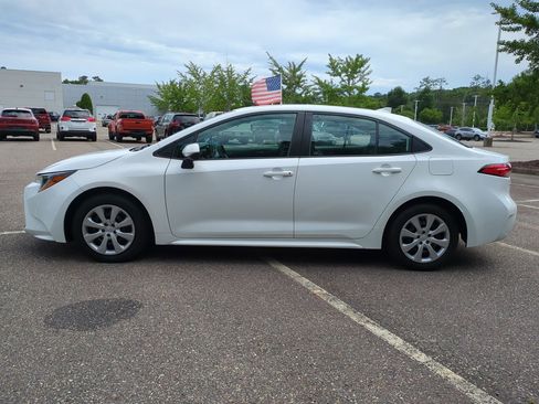 Used 2021 Toyota Corolla LE FWD image 7