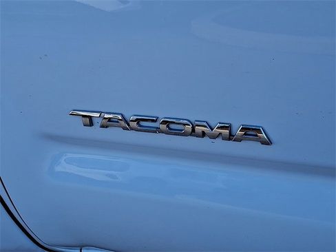 Used 2015 Toyota Tacoma 4x4 Access Cab V6 image 28
