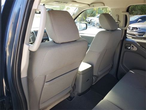 Used 2020 Nissan Frontier SV image 13