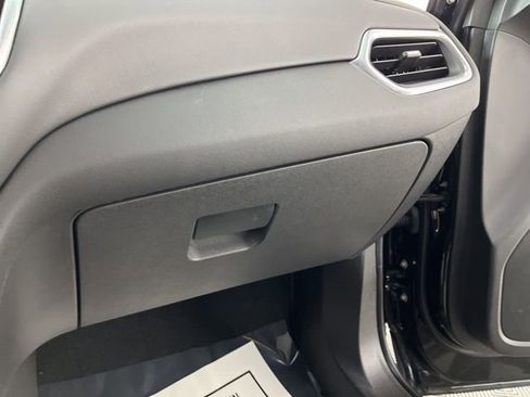 Used 2023 Chevrolet Equinox LT w/ LPO, Floor Liner Package image 38