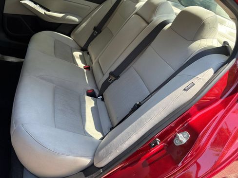 Used 2025 Nissan Altima 2.5 SV FWD image 39
