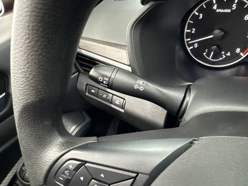 Used 2025 Nissan Altima 2.5 SV FWD image 20