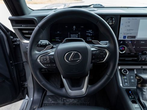 Used 2025 Lexus GX 550 image 19