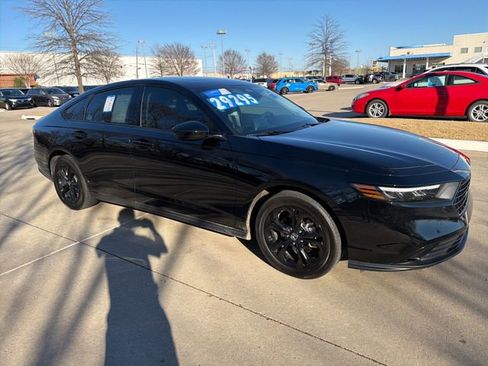 Certified 2025 Honda Accord SE image 7