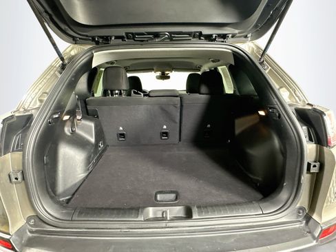 Used 2021 Jeep Cherokee Latitude FWD image 26