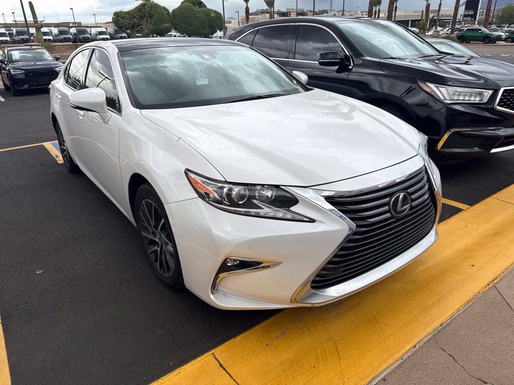 Used 2017 Lexus ES 350 w/ Navigation System Package FWD image 3