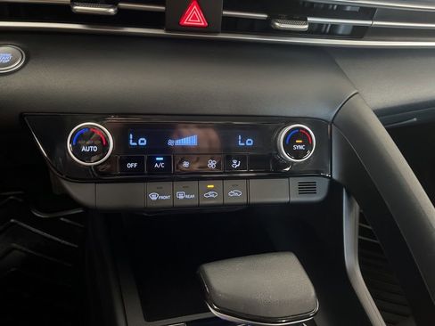 Used 2022 Hyundai Elantra SEL FWD image 65