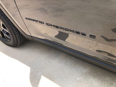 New 2025 Jeep Grand Cherokee Altitude image 47