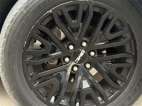 Used 2022 GMC Yukon SLT w/ SLT Premium Package image 10