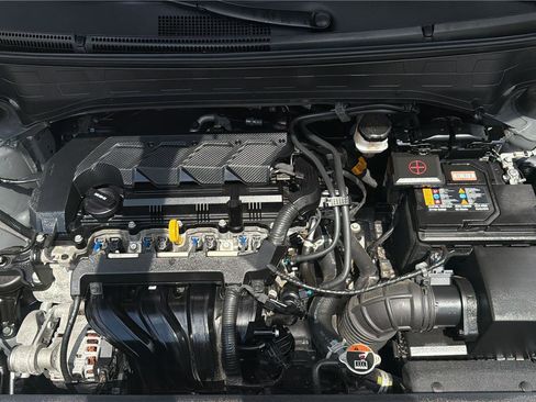 Used 2025 Hyundai Venue SEL FWD image 25