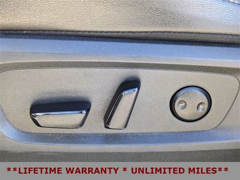 Used 2024 Nissan Pathfinder SL image 23