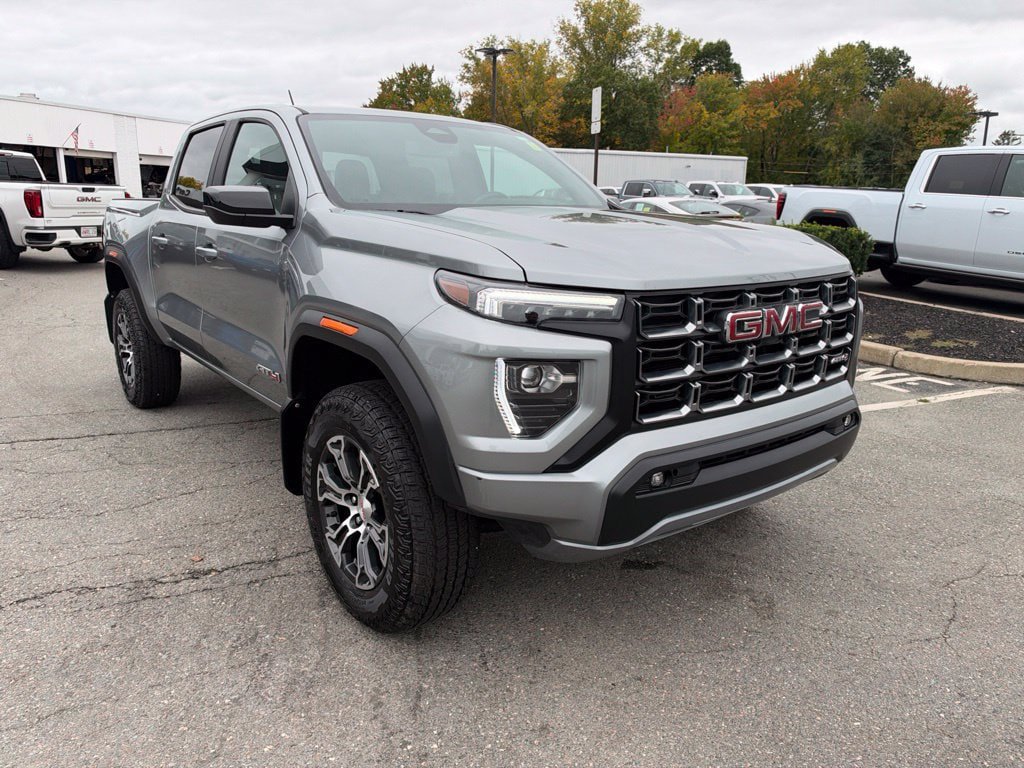 Used 2024 GMC Canyon AT4 AWD/4WD image 8