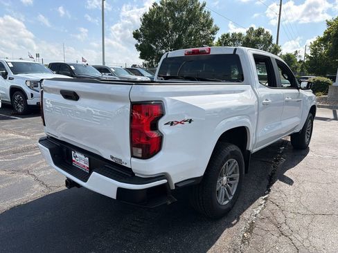 Used 2024 Chevrolet Colorado LT AWD/4WD image 7