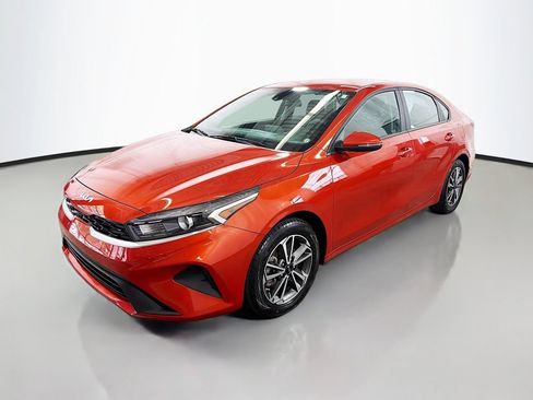 Used 2023 Kia Forte LXS w/ LXS Technology Package FWD image 5