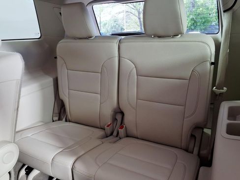 Used 2021 GMC Acadia Denali w/ Denali Technology Package image 9