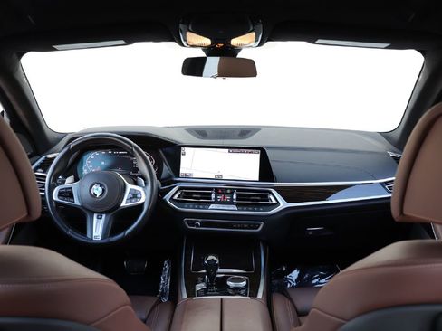 Used 2020 BMW X7 M50i w/ Cold Weather Package image 41