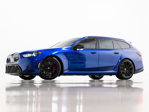 Used 2025 BMW M5 Touring image 11