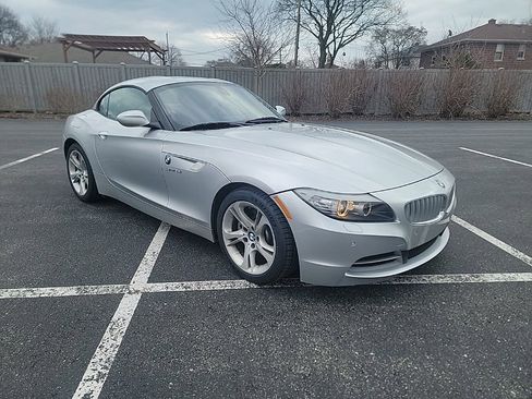 Used 2012 BMW Z4 sDrive35i image 7