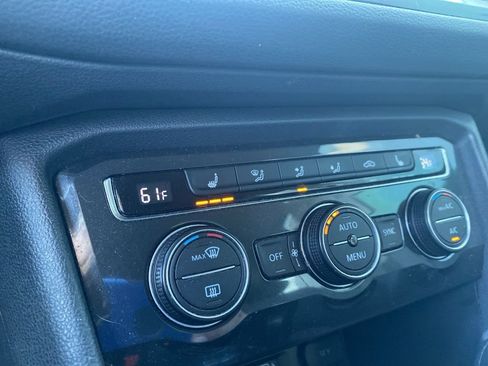 Used 2018 Volkswagen Tiguan S image 14