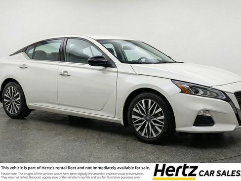 Used 2025 Nissan Altima 2.5 SV FWD image 1