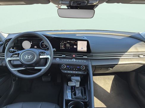 New 2026 Hyundai Elantra Limited FWD image 17