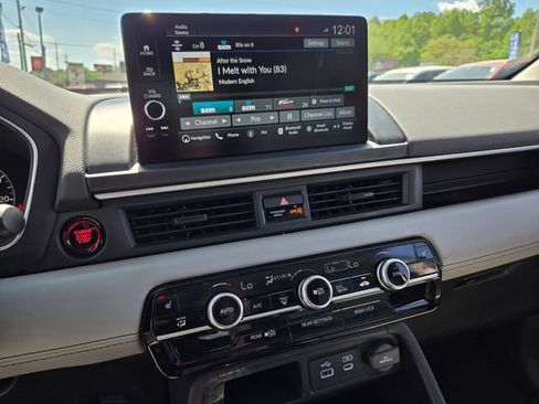 Used 2025 Honda Pilot Touring image 26