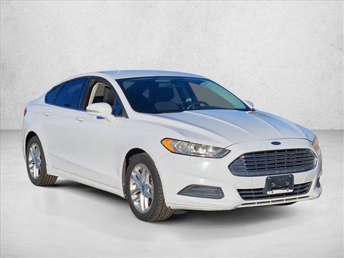 Used 2013 Ford Fusion SE image 3