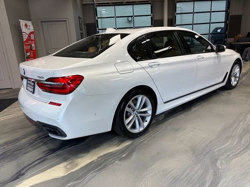Used 2017 BMW 750i xDrive AWD/4WD image 32