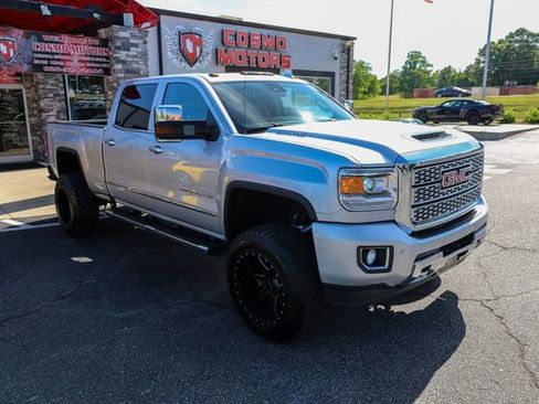 Used 2019 GMC Sierra 2500 Denali w/ Duramax Plus Package AWD/4WD image 2
