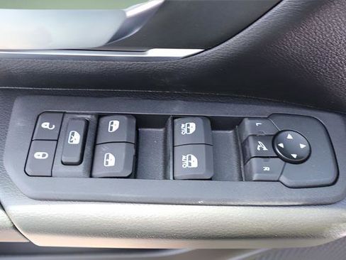 New 2026 RAM 1500 4x4 Crew Cab image 18