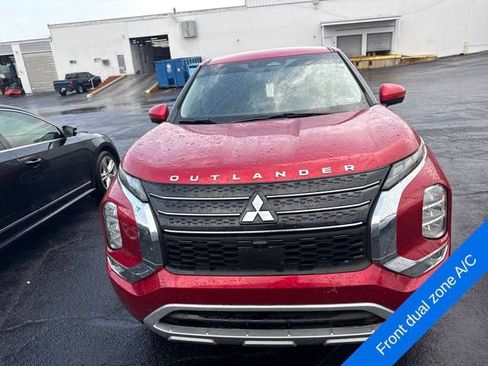 Used 2023 Mitsubishi Outlander SE FWD image 5