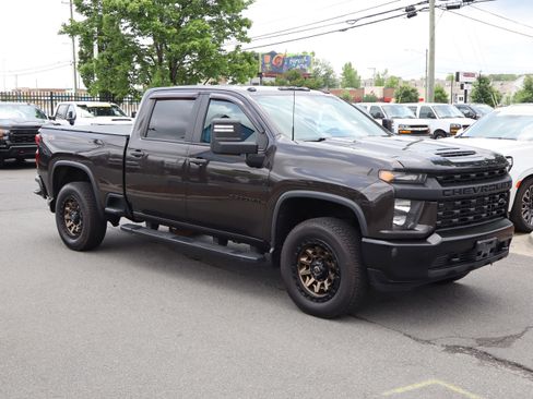 Used 2020 Chevrolet Silverado 2500 W/T w/ WT Convenience Package AWD/4WD image 2