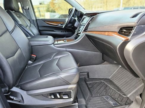Used 2020 Cadillac Escalade Premium Luxury w/ Escalade Sport Edition image 9