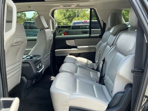 Used 2025 Ford Expedition Max Active AWD/4WD image 41