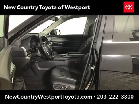 Certified 2024 Toyota Grand Highlander XLE image 9