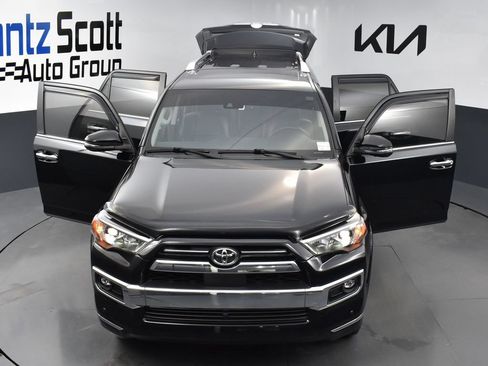 Used 2022 Toyota 4Runner Limited AWD/4WD image 29
