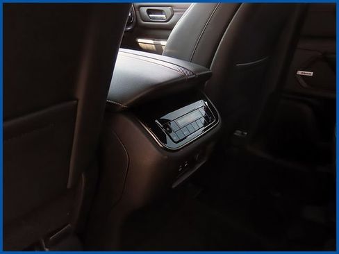 Used 2025 Nissan Armada PRO-4X AWD/4WD image 13