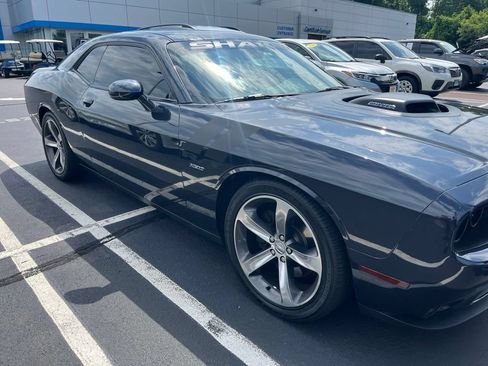 Used 2016 Dodge Challenger R/T RWD image 1