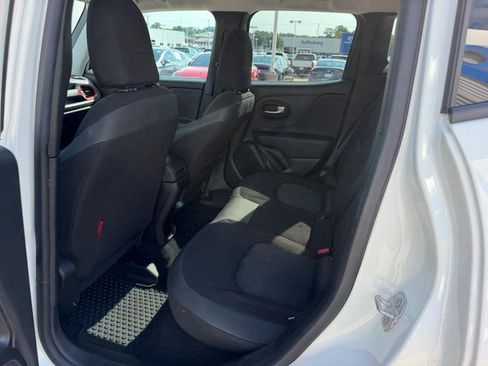Used 2023 Jeep Renegade Trailhawk AWD/4WD image 8