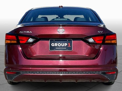 Used 2024 Nissan Altima 2.5 SV image 5