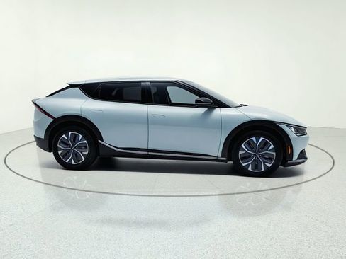 Certified 2024 Kia EV6 Light AWD/4WD image 7