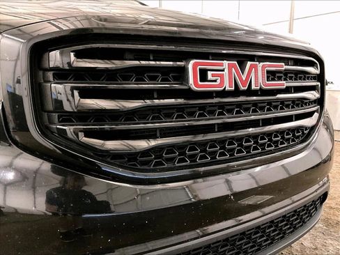 Used 2019 GMC Acadia SLT w/ Black Edition AWD/4WD image 30