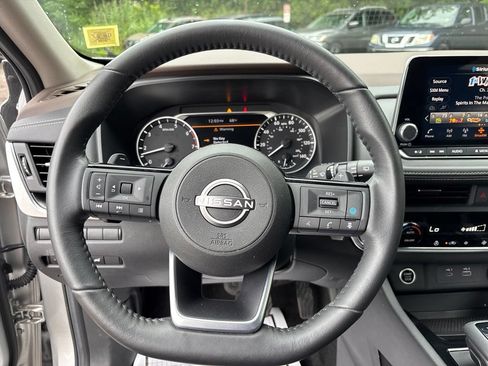 Used 2023 Nissan Rogue SV w/ SV Premium B Package AWD/4WD image 21