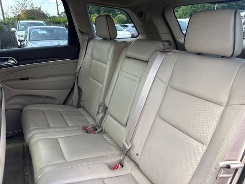 Used 2018 Jeep Grand Cherokee Overland AWD/4WD image 16