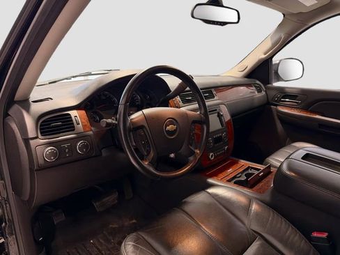 Used 2008 Chevrolet Avalanche LTZ w/ LTZ Preferred Equipment Group image 8