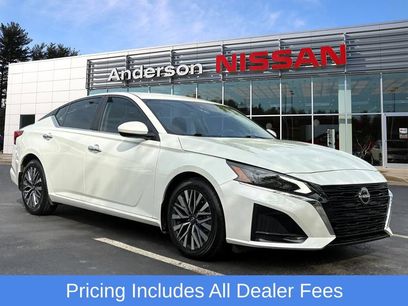 Used 2023 Nissan Altima 2.5 SV
