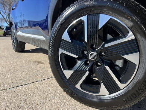 Certified 2025 Nissan Kicks SV w/ SV Premium Package image 8