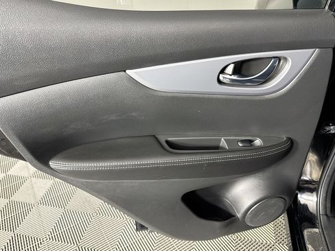 Used 2020 Nissan Rogue Sport SV w/ Technology Package image 25