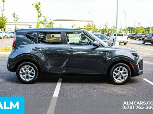 Used 2025 Kia Soul LX w/ LX Technology Package FWD image 8