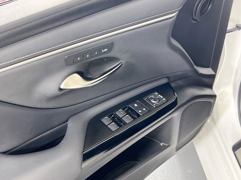 Used 2024 Lexus ES 300h image 17
